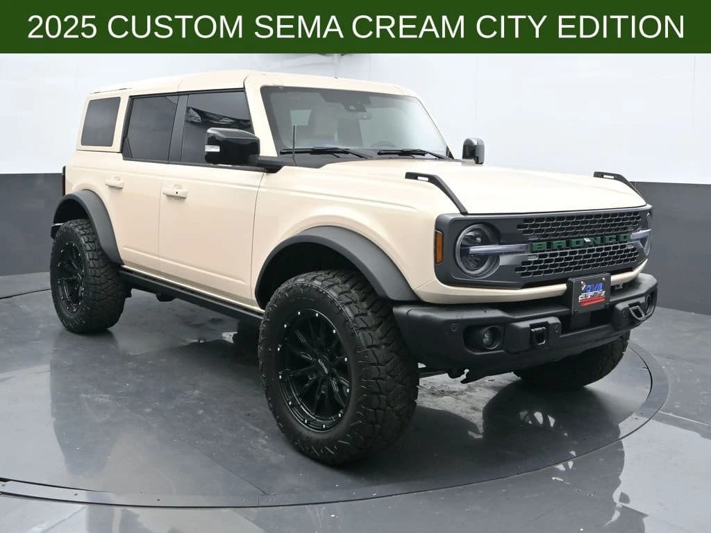 2025 Ford Bronco Badlands Custom