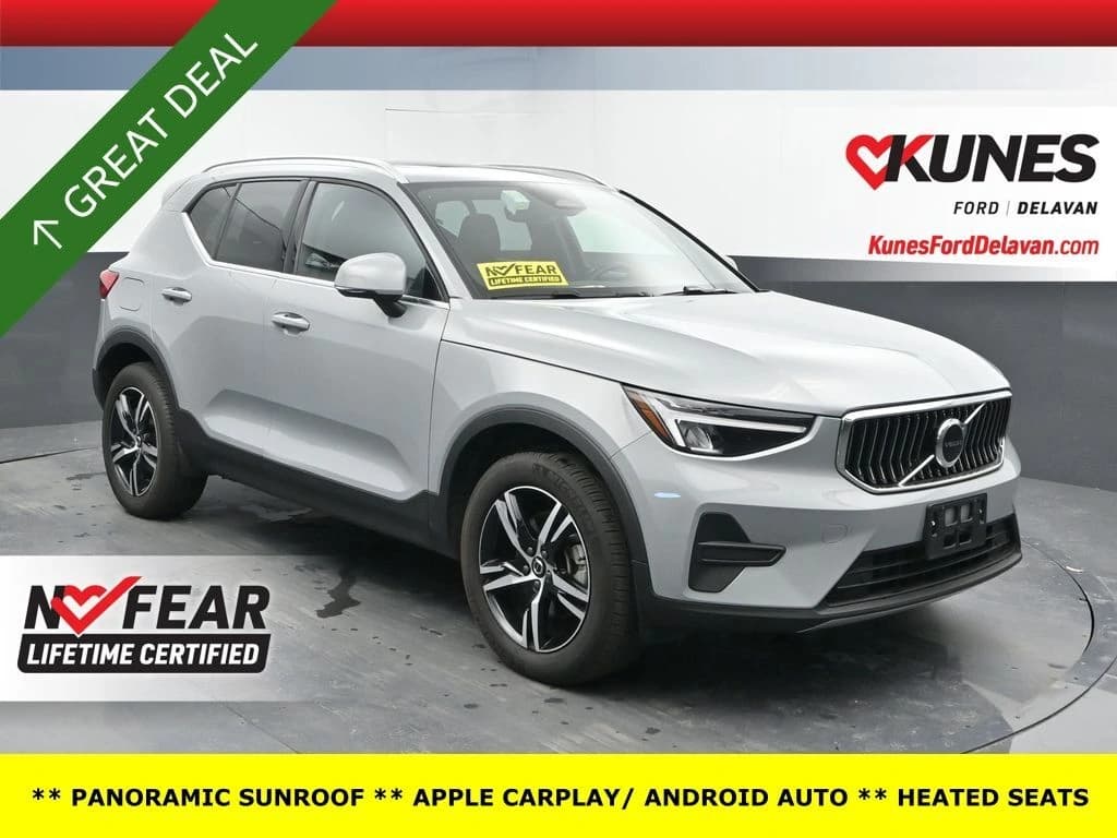 2025 Volvo XC40 B5 Core